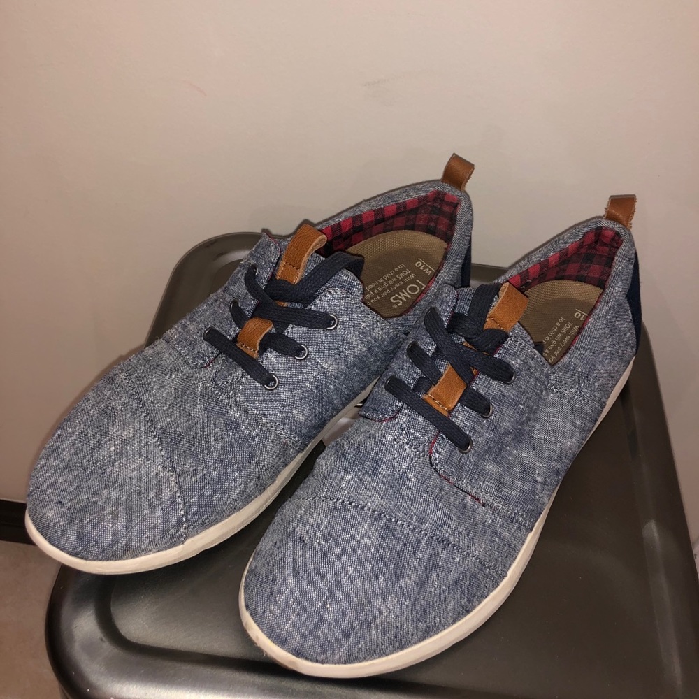 Tom’s women’s shoes